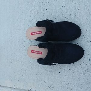 Ladies black union bay clogs